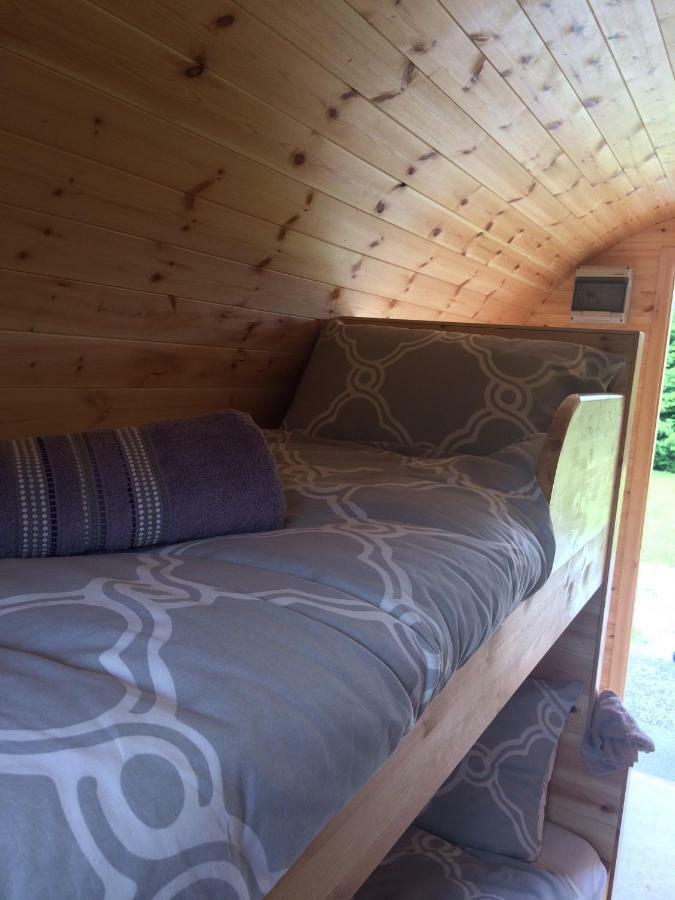 Coach Field Camp Hotel Kültér fotó