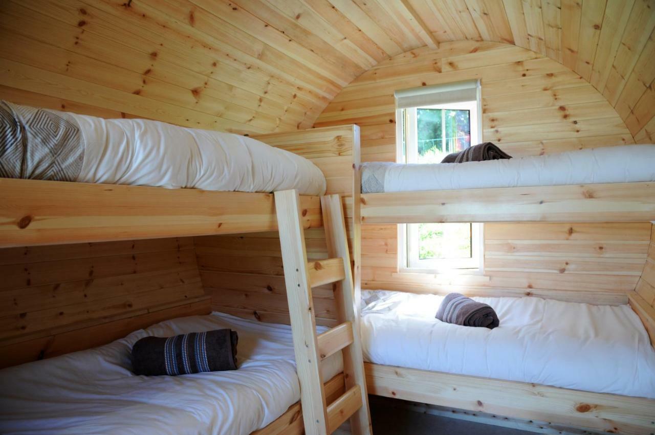 Coach Field Camp Hotel Kültér fotó